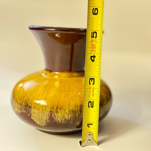 *EUC* Vintage MCM Blue Mountain Pottery Flower Vase in the Harvest Gold Glaze - Picture 6 of 9